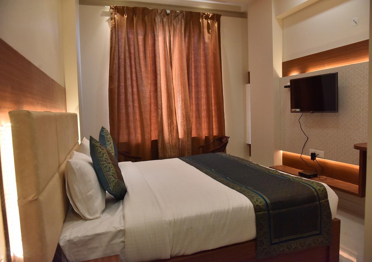 Hotel Rk Grand Varanasi Luaran gambar
