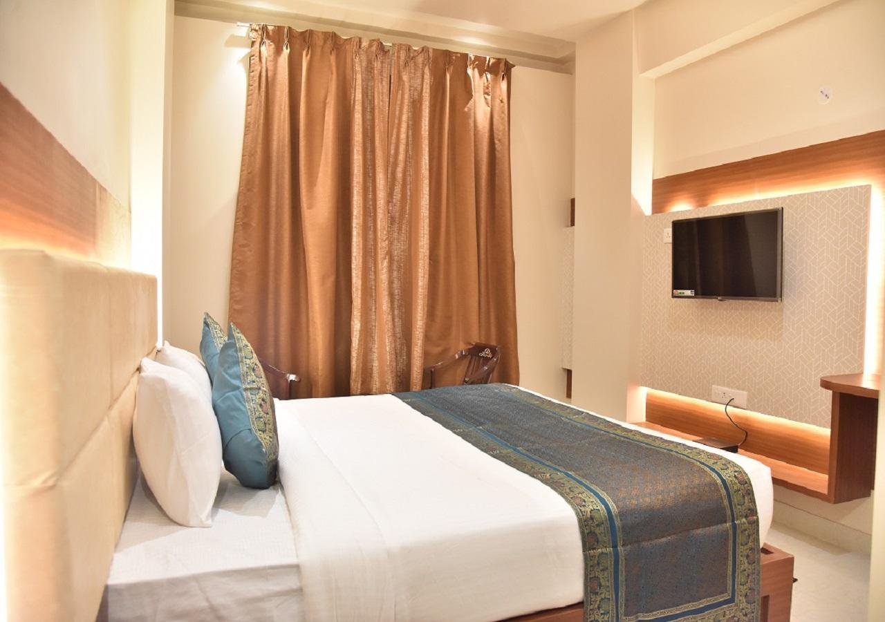 Hotel Rk Grand Varanasi Luaran gambar