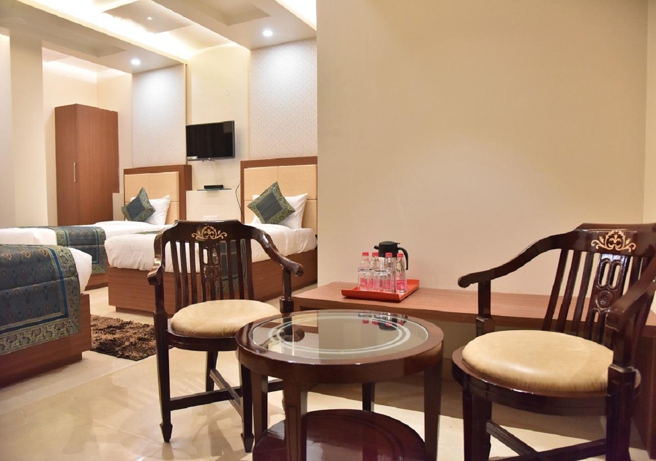 Hotel Rk Grand Varanasi Luaran gambar