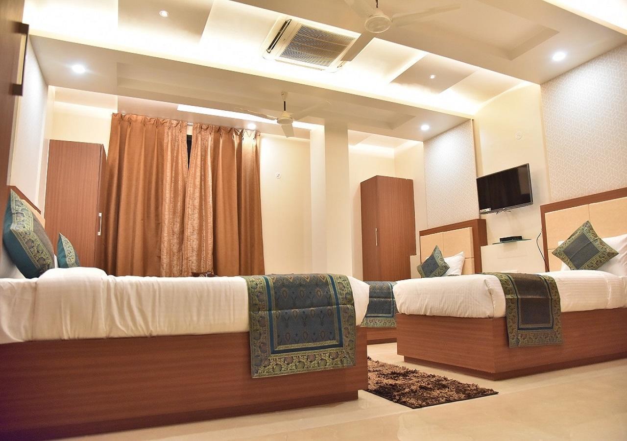 Hotel Rk Grand Varanasi Luaran gambar