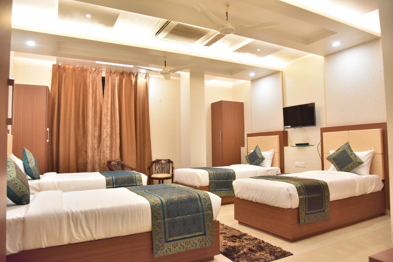 Hotel Rk Grand Varanasi Luaran gambar