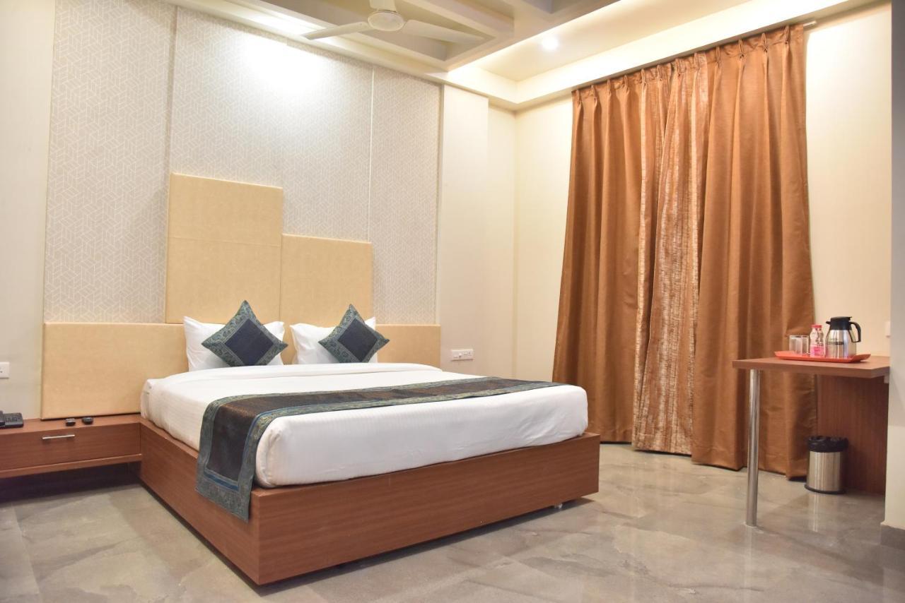 Hotel Rk Grand Varanasi Luaran gambar